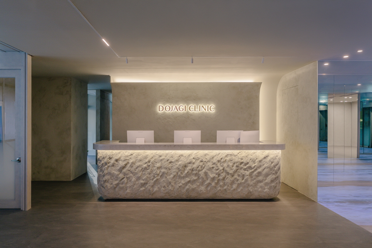 Dojagi Clinic — Reception desk · Dojagi Clinic